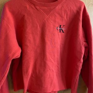 RED CALVIN KLEIN CROPPED SWEATSHIRT, SIZE SMALL